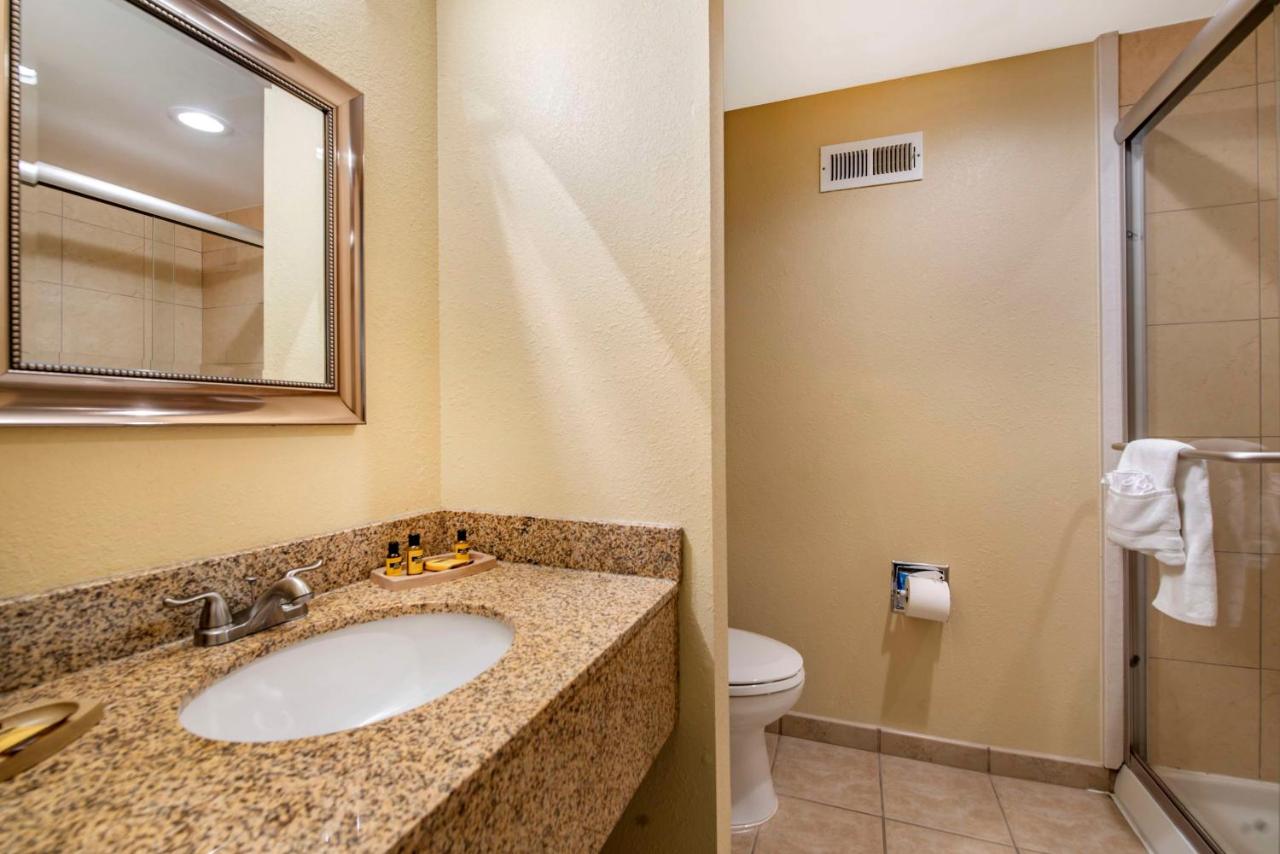 Queen Room-Disability Access/Non-Smoking at Best Western Plus Bridgeport Inn