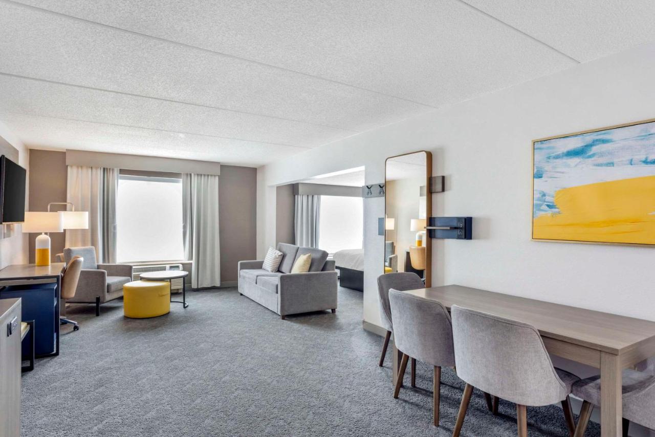 | Comfort Inn & Suites Voorhees - Mt Laurel