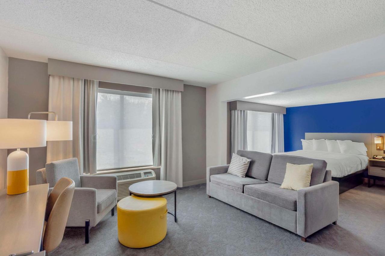 | Comfort Inn & Suites Voorhees - Mt Laurel