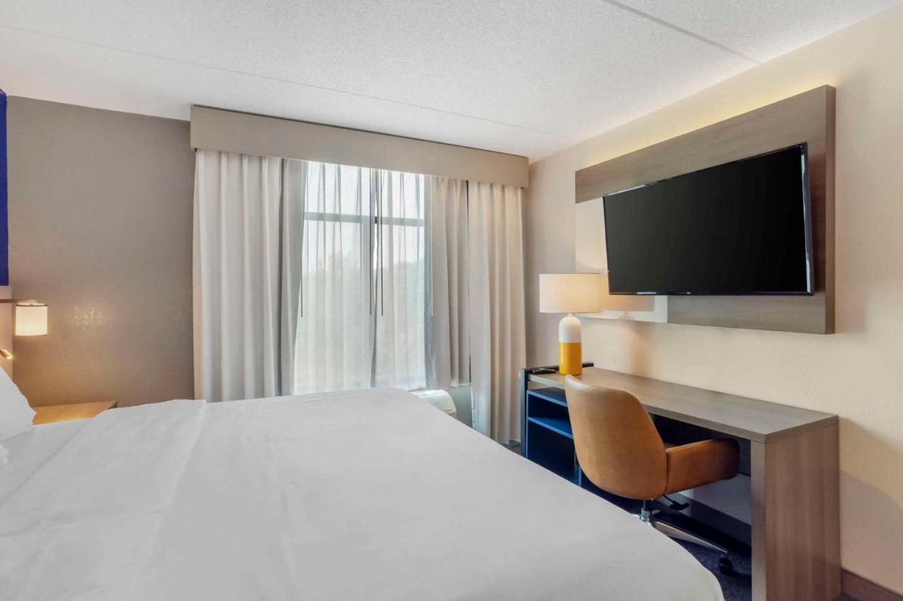 | Comfort Inn & Suites Voorhees - Mt Laurel