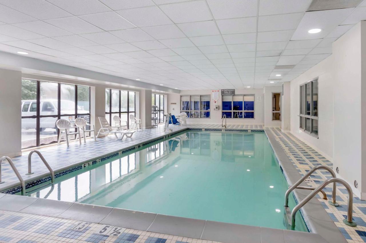 | Comfort Inn & Suites Voorhees - Mt Laurel