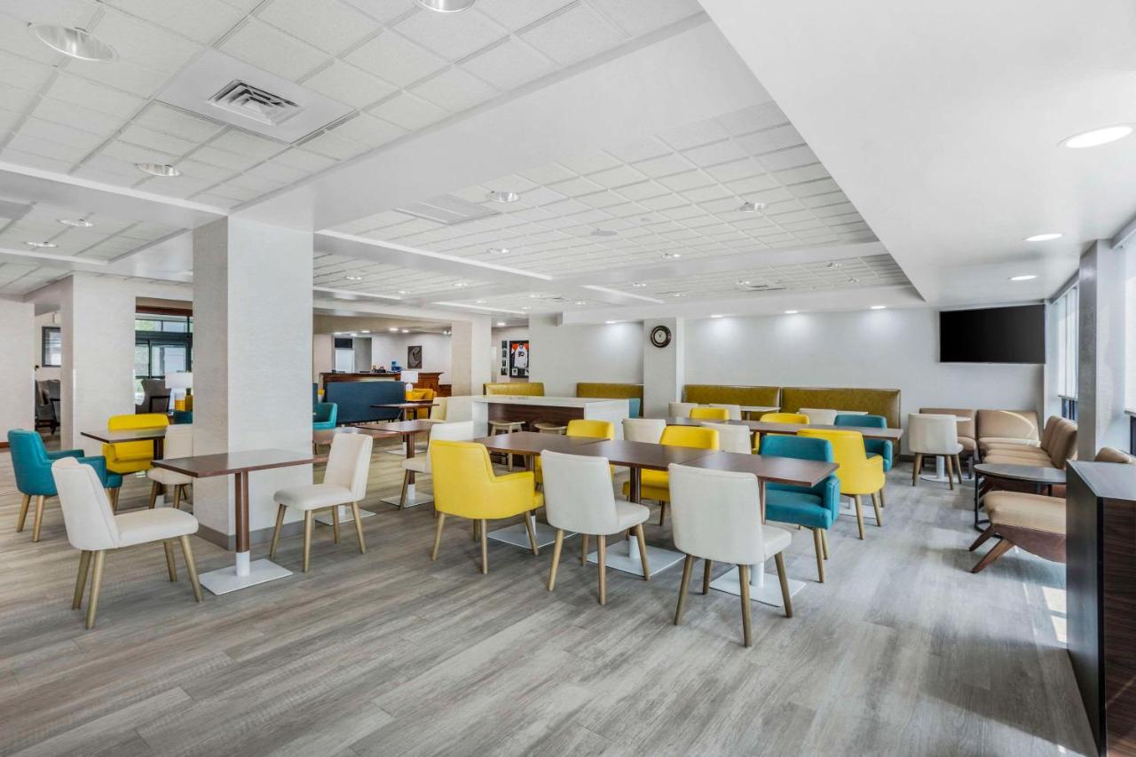 | Comfort Inn & Suites Voorhees - Mt Laurel