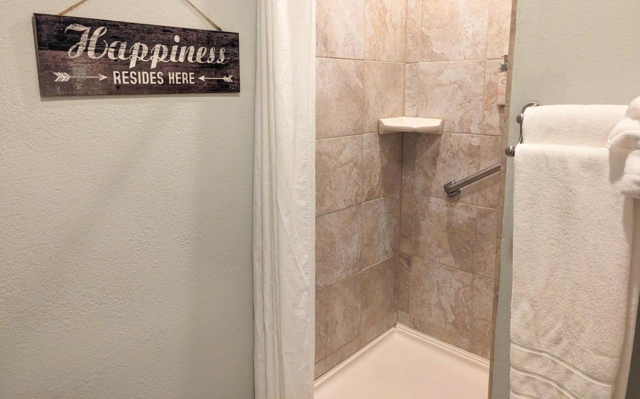 Superior Queen Room at Capitola Hotel
