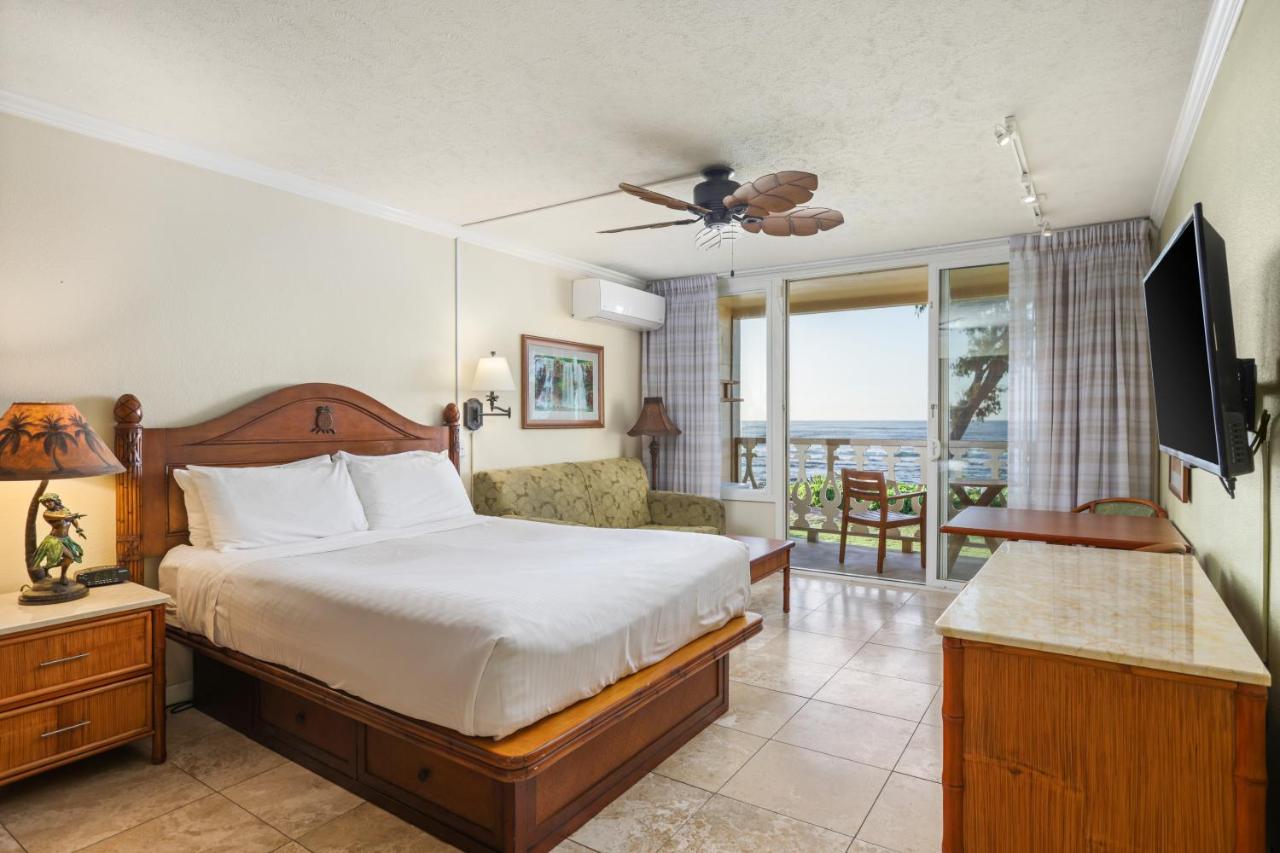 Ocean Front View Room at Aston Islander on the Beach