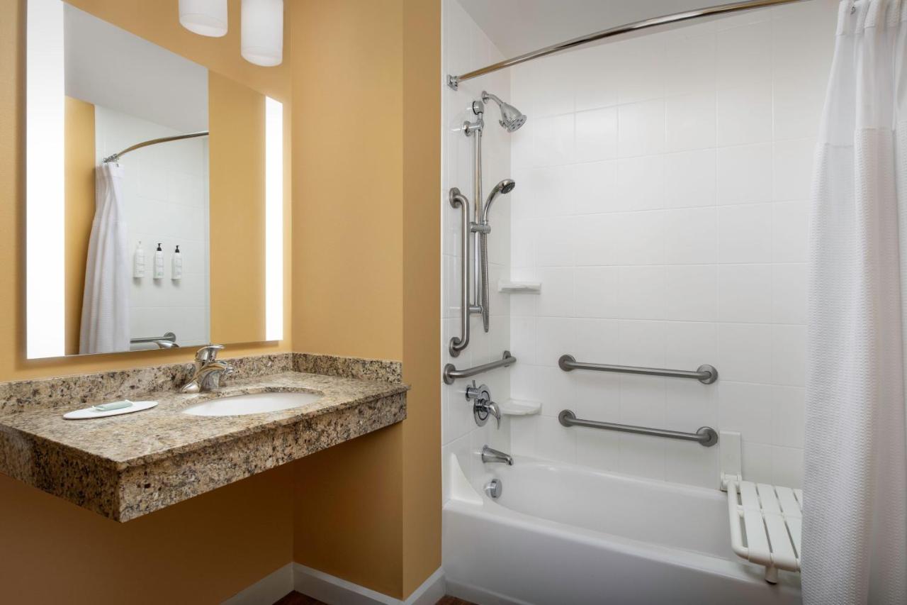 One-Bedroom Suite at TownePlace Suites by Marriott Portland Vancouver