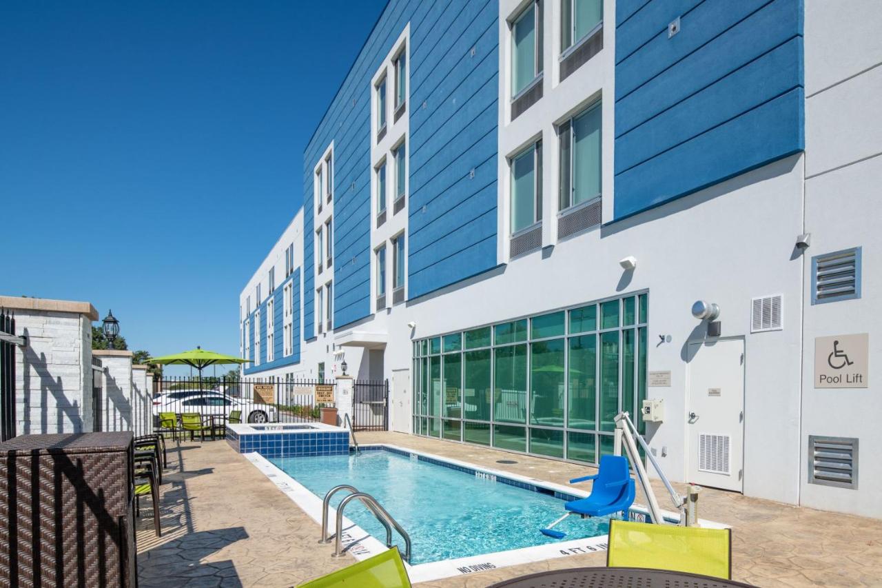 | SpringHill Suites Dallas Central Expressway