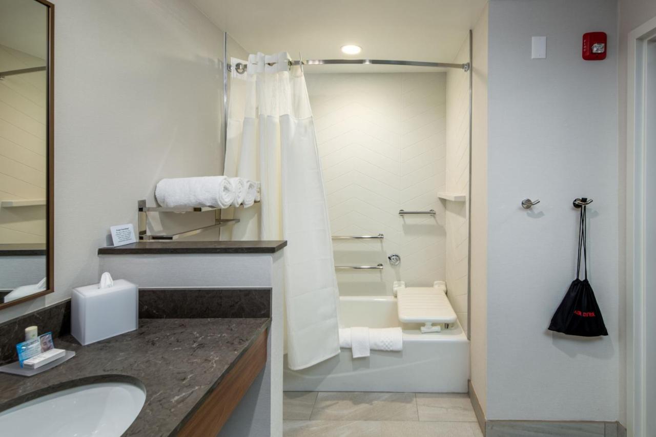 | Fairfield Inn & Suites by Marriott Little Rock Airport