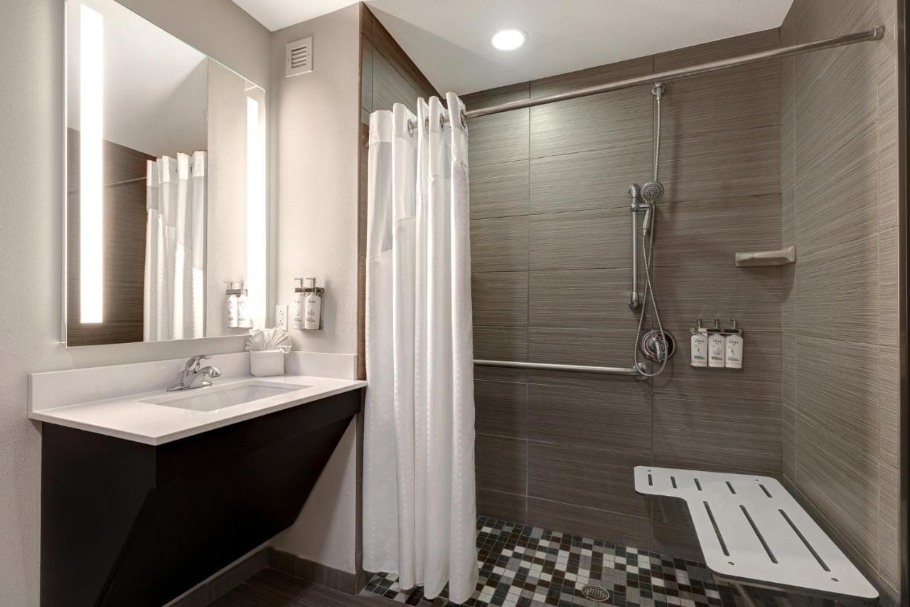  | Holiday Inn Express & Suites - Kansas City KU Medical Center, an IHG Hotel