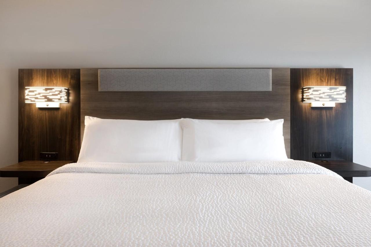  | Holiday Inn Express & Suites - Kansas City KU Medical Center, an IHG Hotel