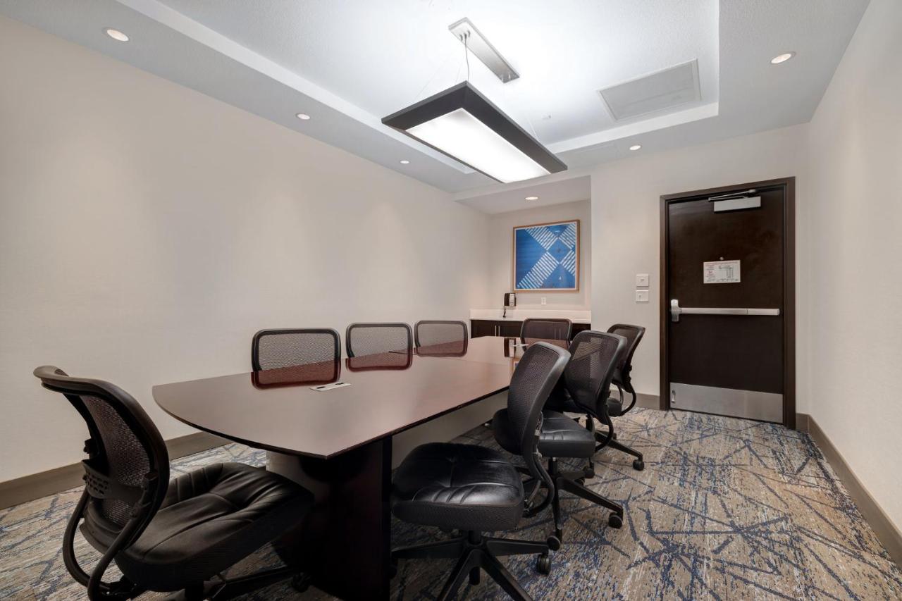  | Holiday Inn Express & Suites - Kansas City KU Medical Center, an IHG Hotel