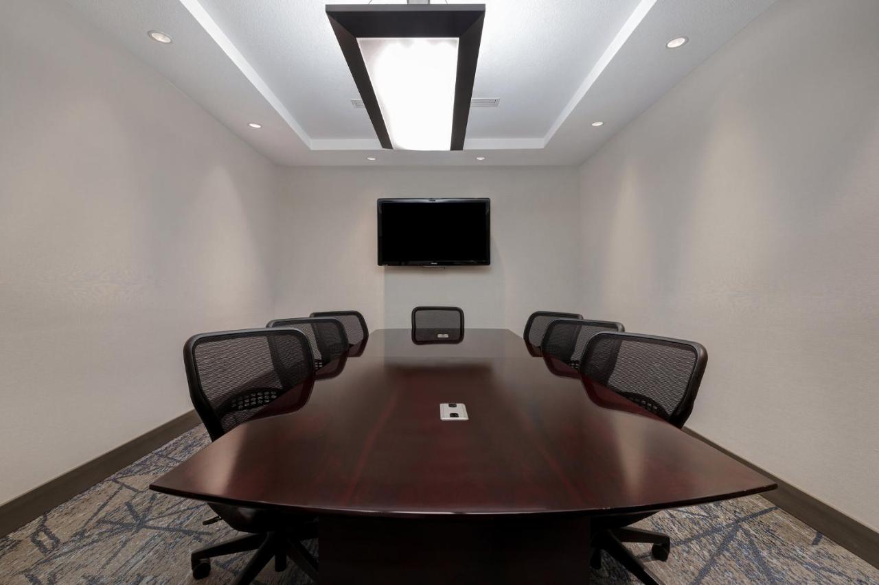  | Holiday Inn Express & Suites - Kansas City KU Medical Center, an IHG Hotel