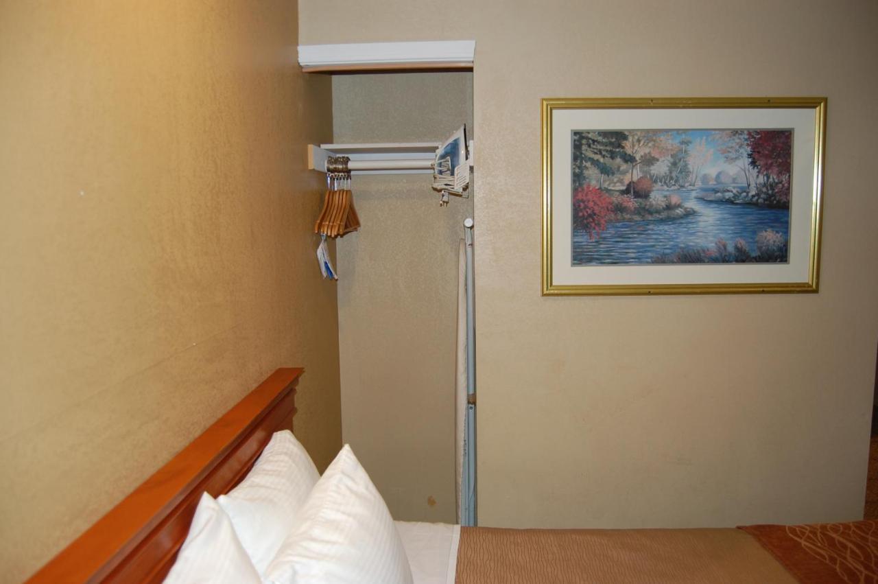 | Pleasant Hill Inn