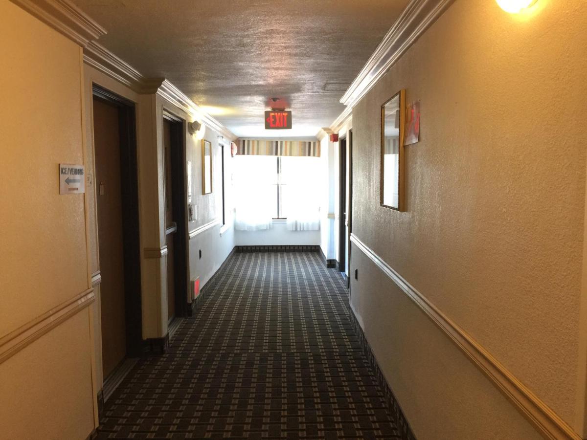| Pleasant Hill Inn