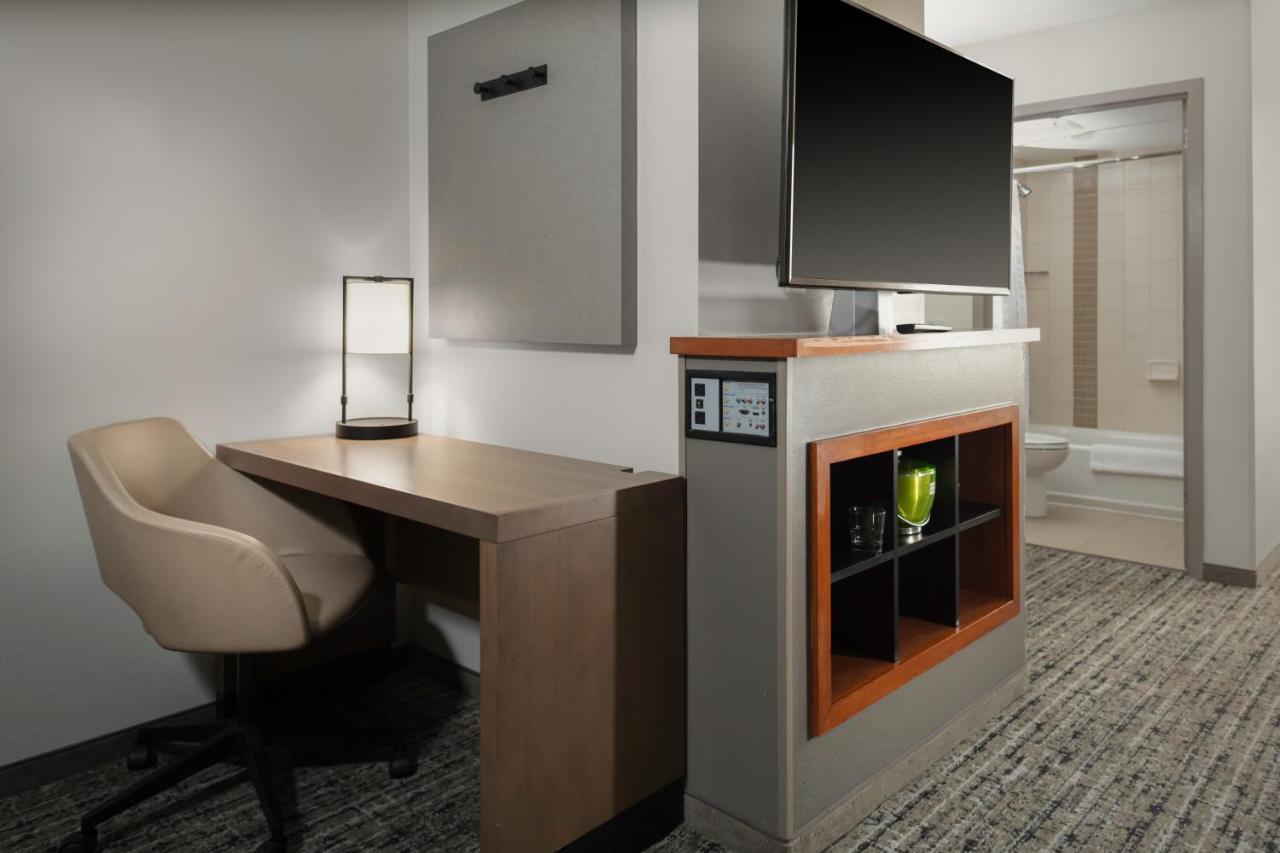 High Floor Doubles, Sofabed at Hyatt Place Dallas/Arlington