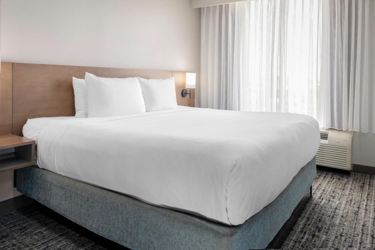 Guestroom 1 King at Hyatt Place Dallas/Arlington