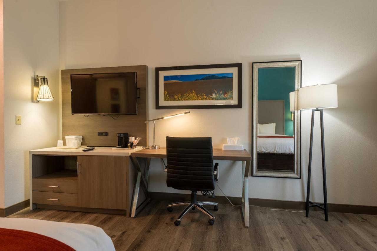 Queen Suite with Two Queen Beds - Non-Smoking at Comfort Inn & Suites Alamosa