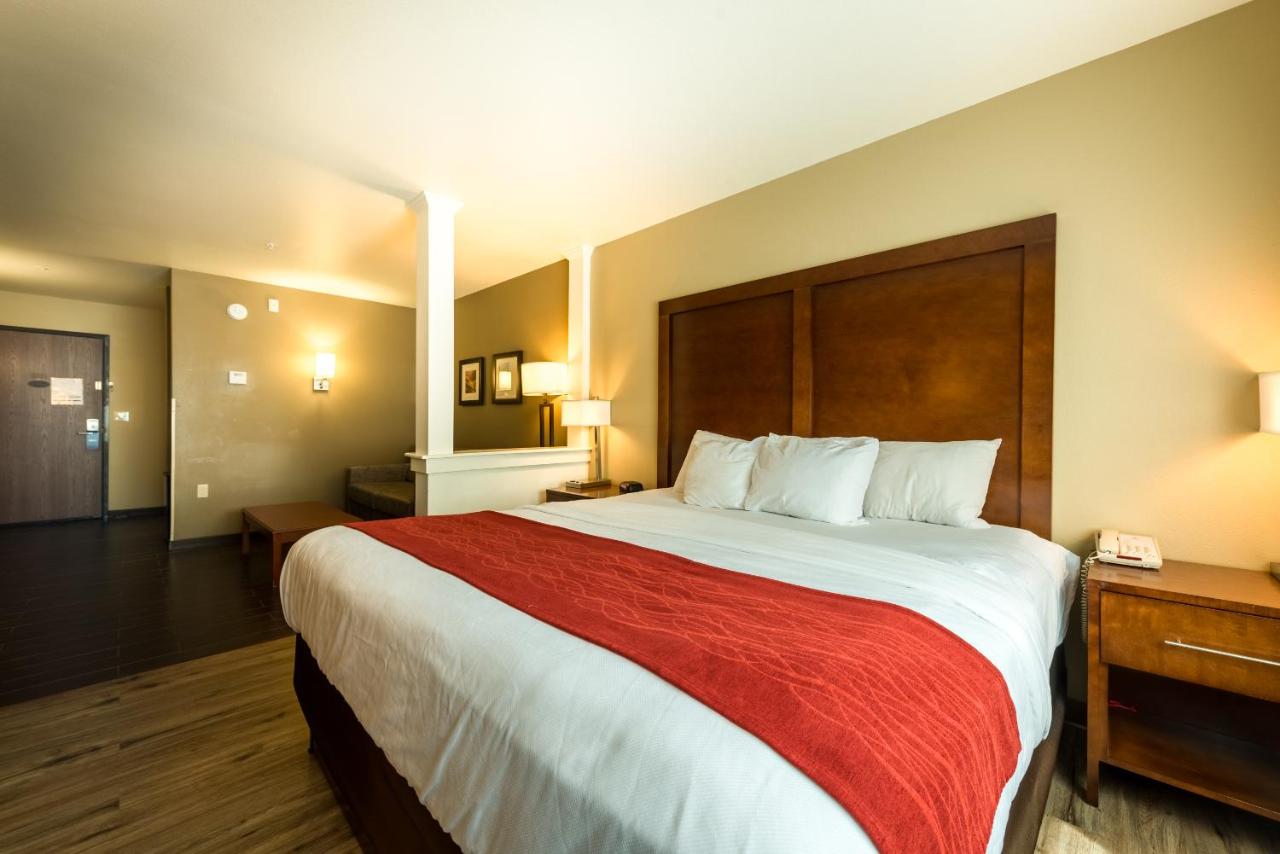 King Suite - Accessible/Non-Smoking at Comfort Inn & Suites Alamosa