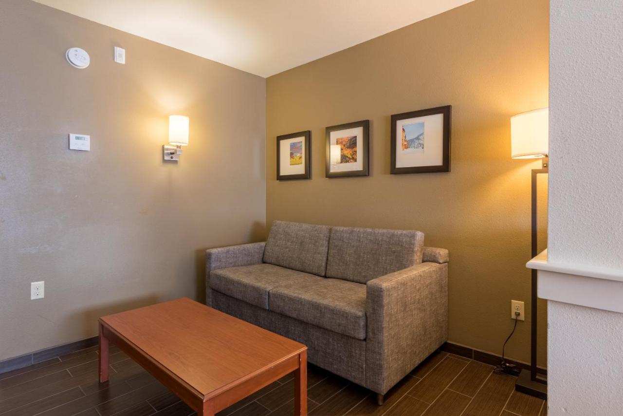 King Suite - Accessible/Non-Smoking at Comfort Inn & Suites Alamosa
