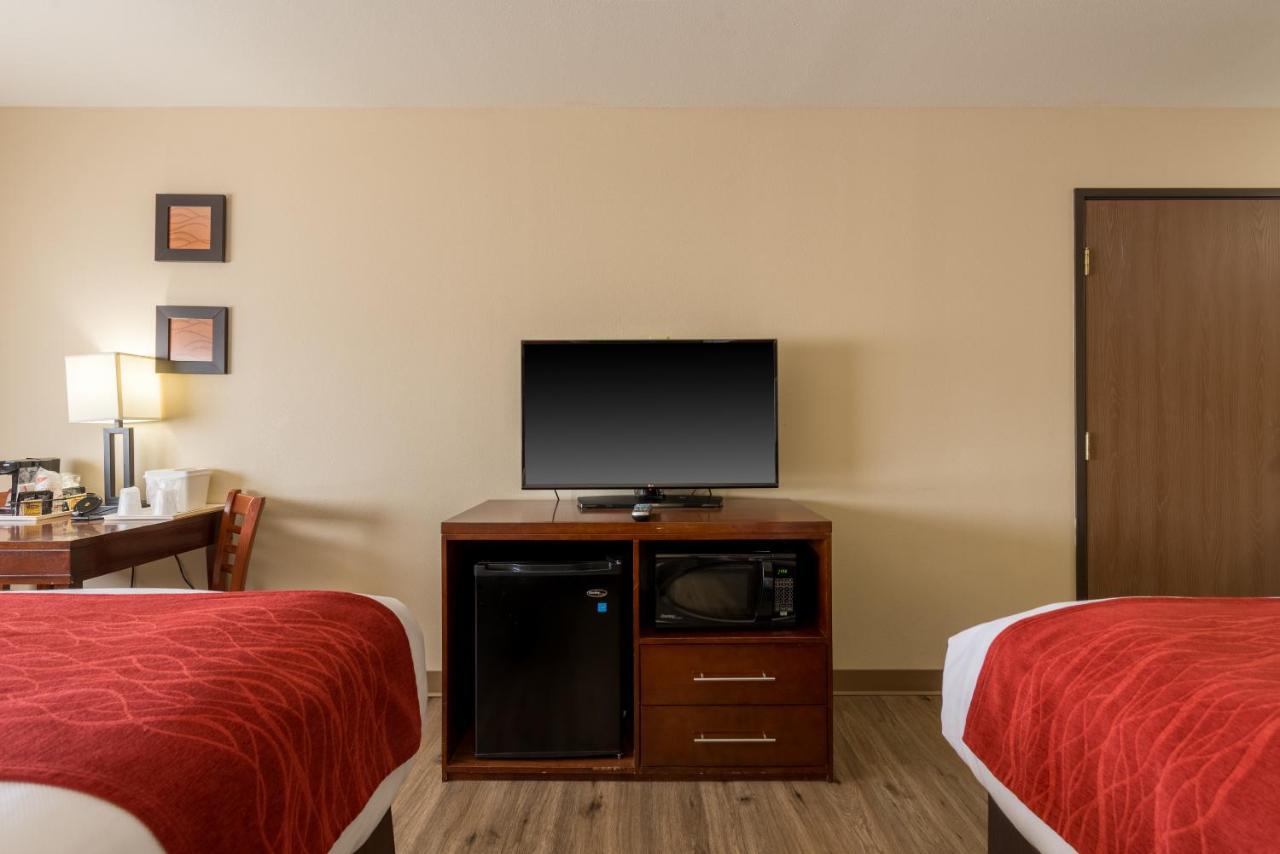 Standard Queen Room with Two Queen Beds - Non-Smoking at Comfort Inn & Suites Alamosa