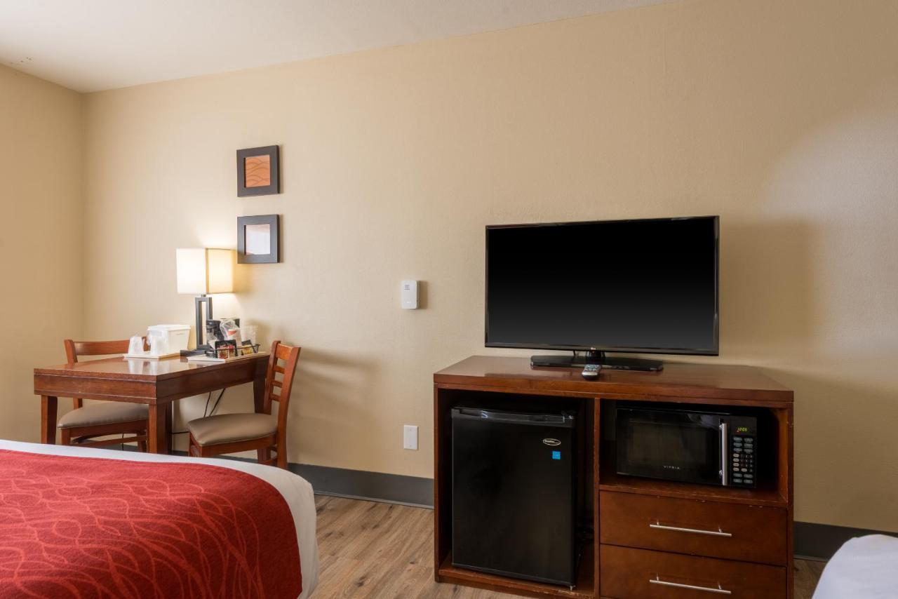 Queen Room with Two Queen Beds - Non Smoking at Comfort Inn & Suites Alamosa