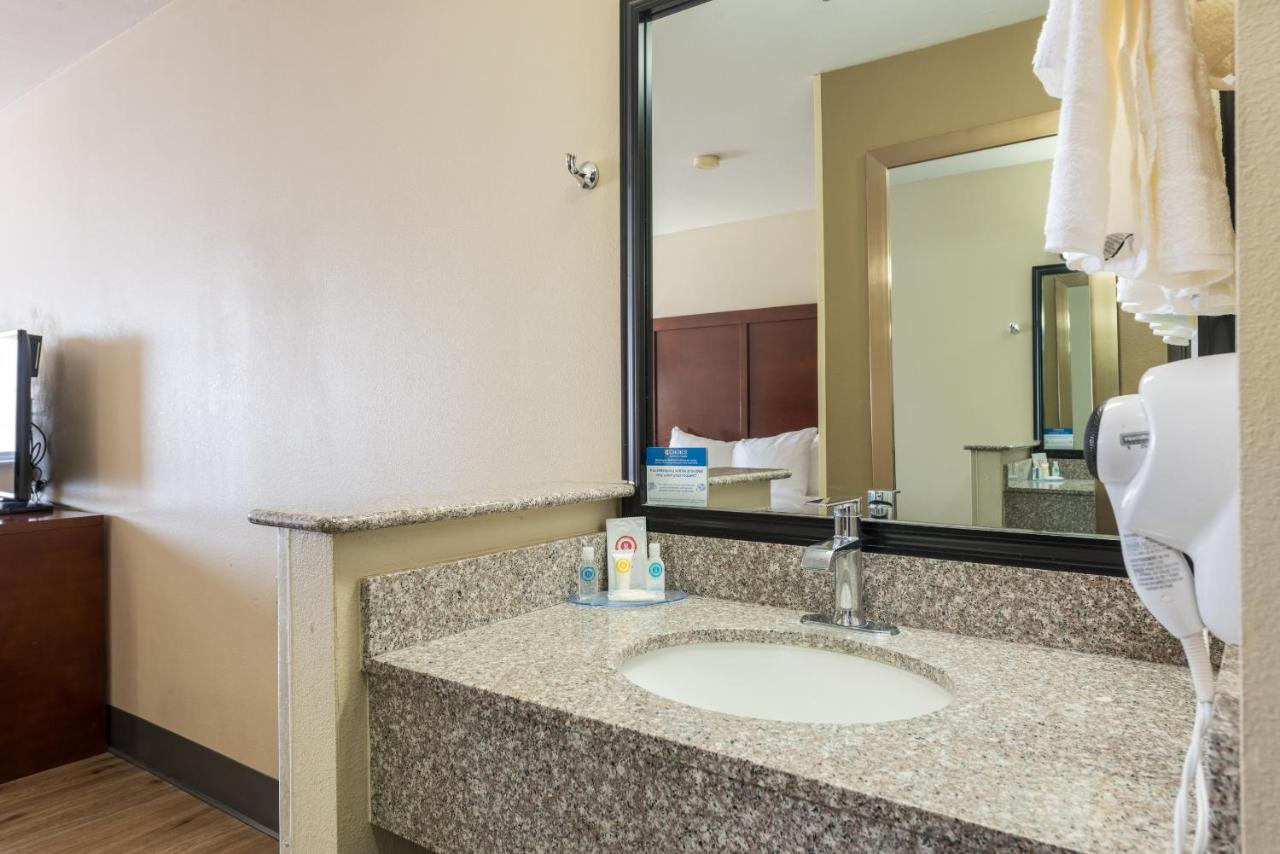Queen Room with Two Queen Beds - Non Smoking at Comfort Inn & Suites Alamosa