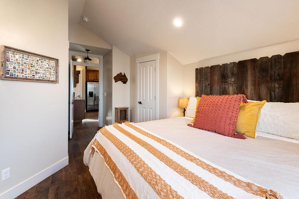 | Aspenwood Manor