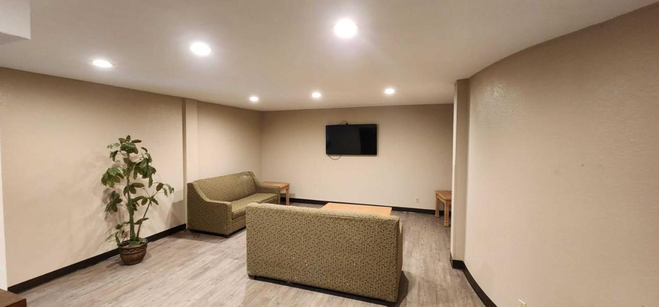 Days Inn by Wyndham Fort Wright Cincinnati Area