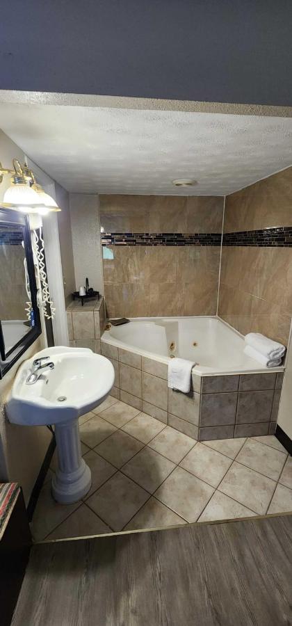 Days Inn by Wyndham Fort Wright Cincinnati Area