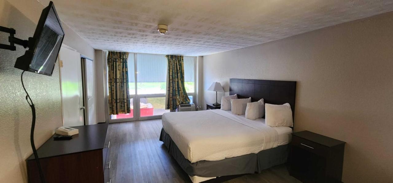 Days Inn by Wyndham Fort Wright Cincinnati Area
