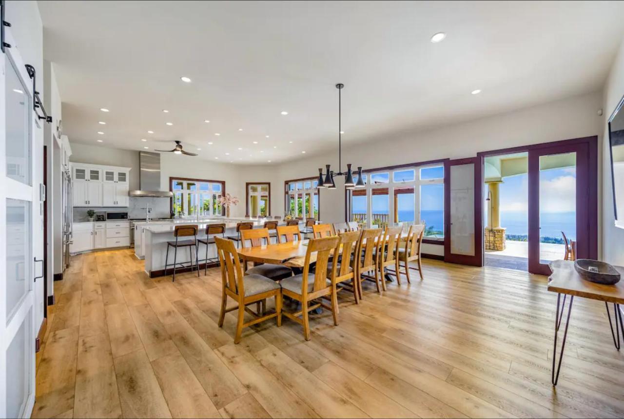 | Renovated Kona Mansion infinity pool & ocean views