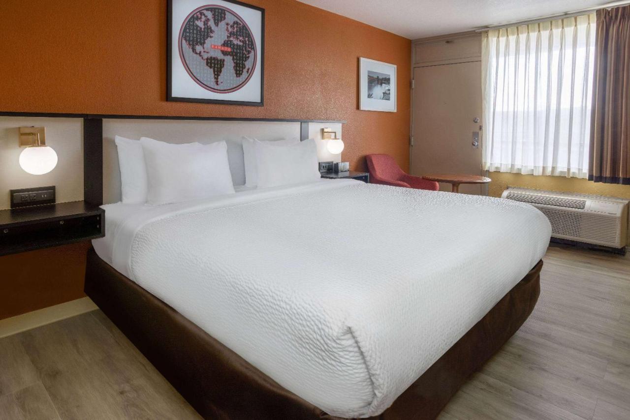 | Ramada by Wyndham Rome - Verona