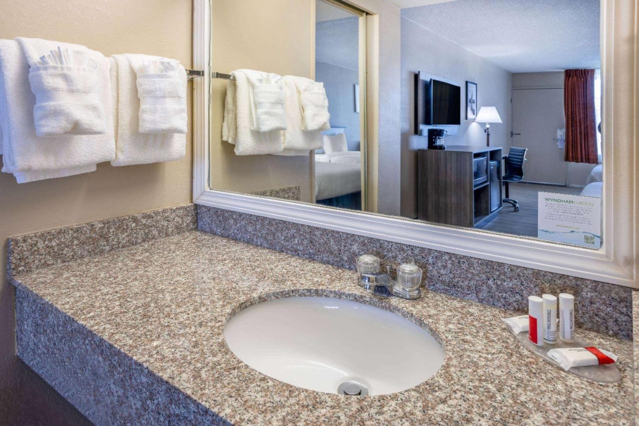 | Ramada by Wyndham Rome - Verona