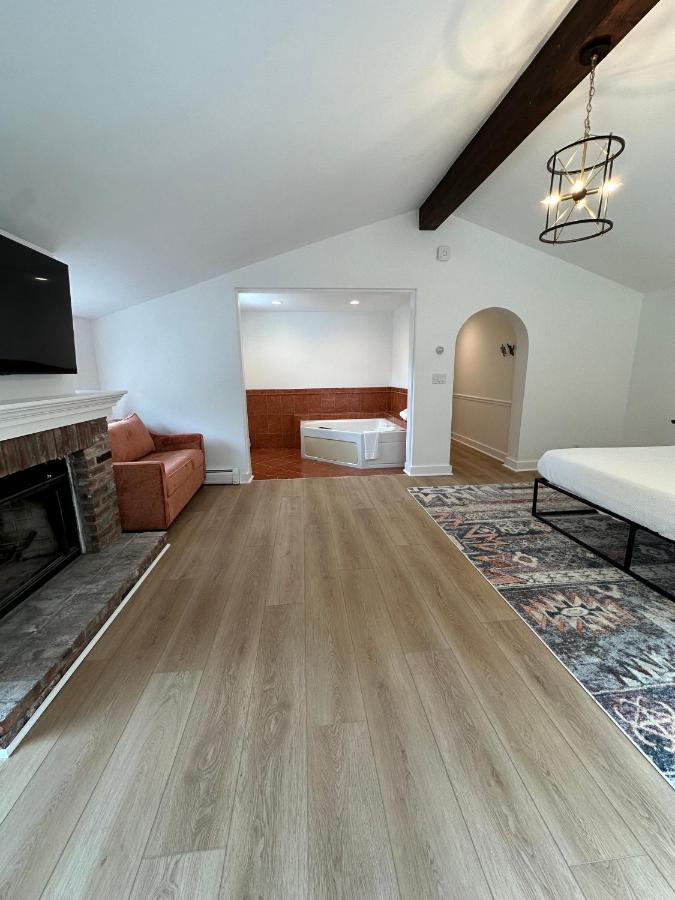| Sugar Maple Inn