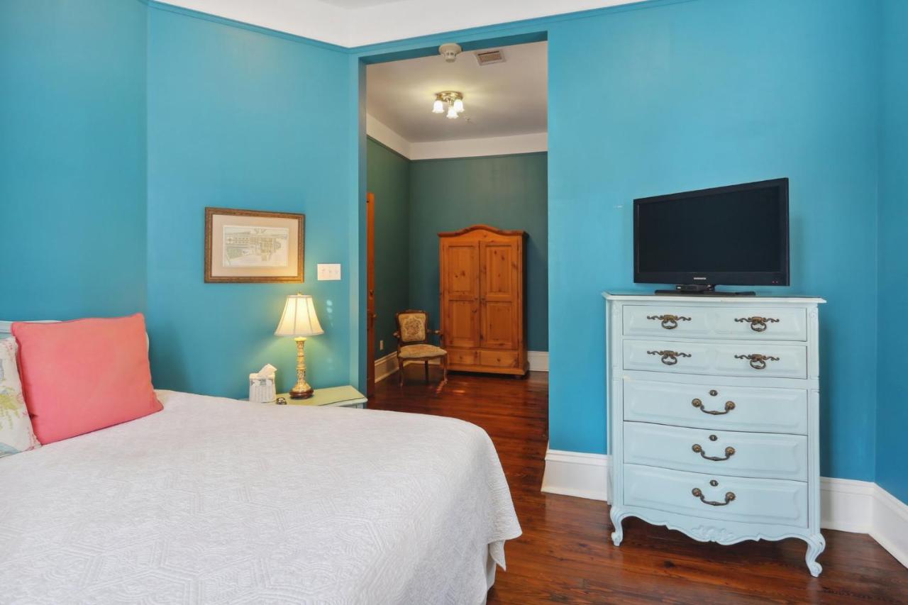| Maison Perrier Bed & Breakfast