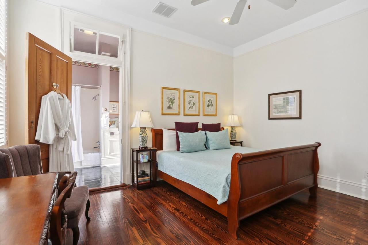 | Maison Perrier Bed & Breakfast