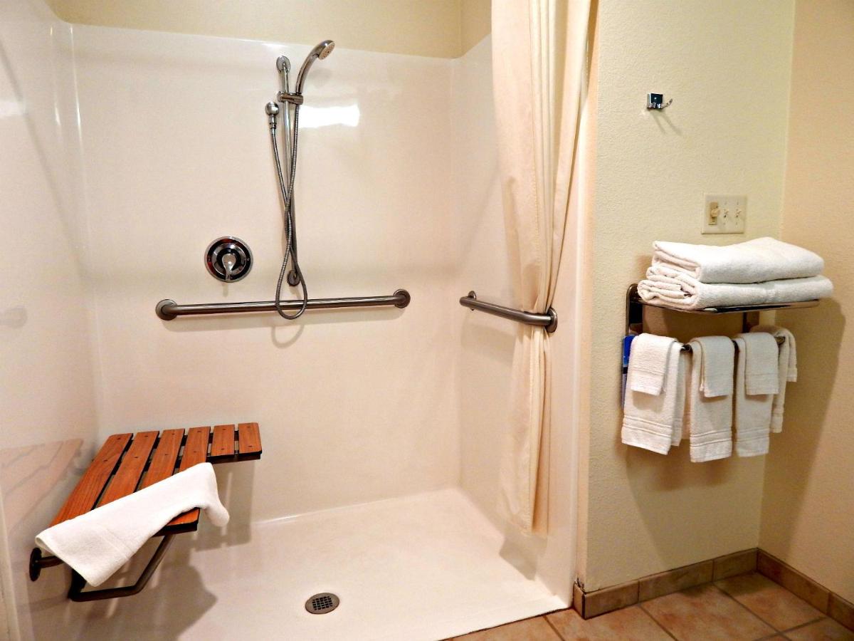 Queen Room with Two Queen Beds - Disability Access/Non-Smoking at Microtel Inn & Suites by Wyndham Mankato