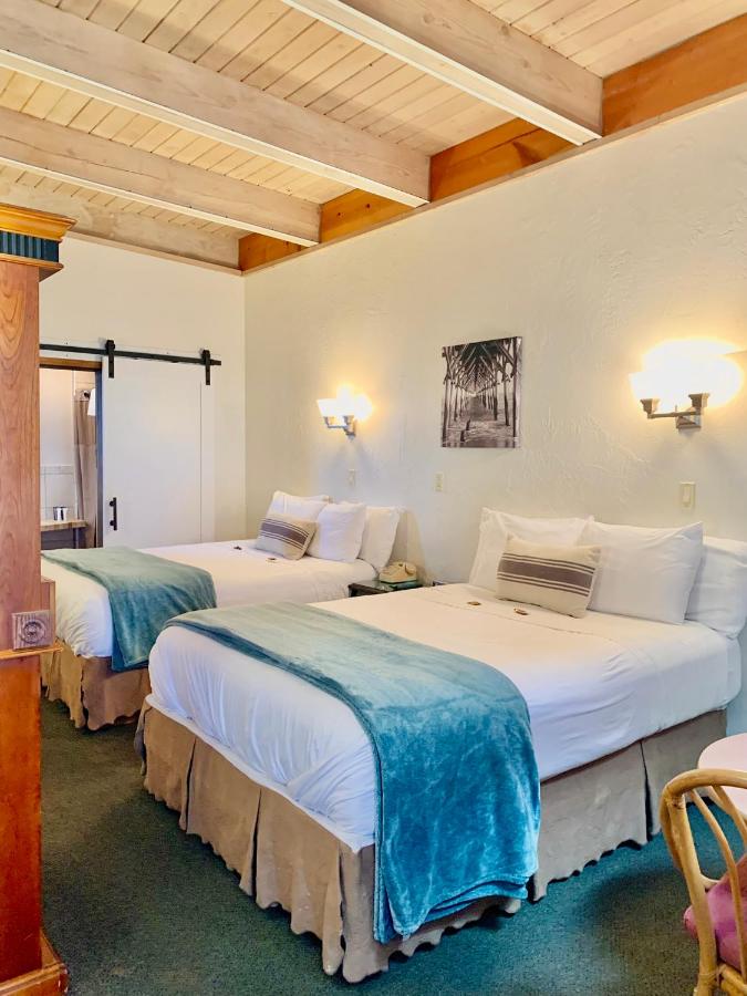 | Breakers Boutique Inn