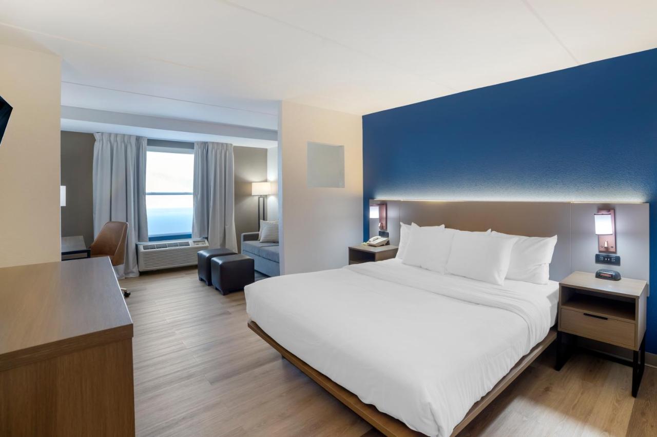 King Suite - Non-Smoking at Comfort Inn Asheville Airport