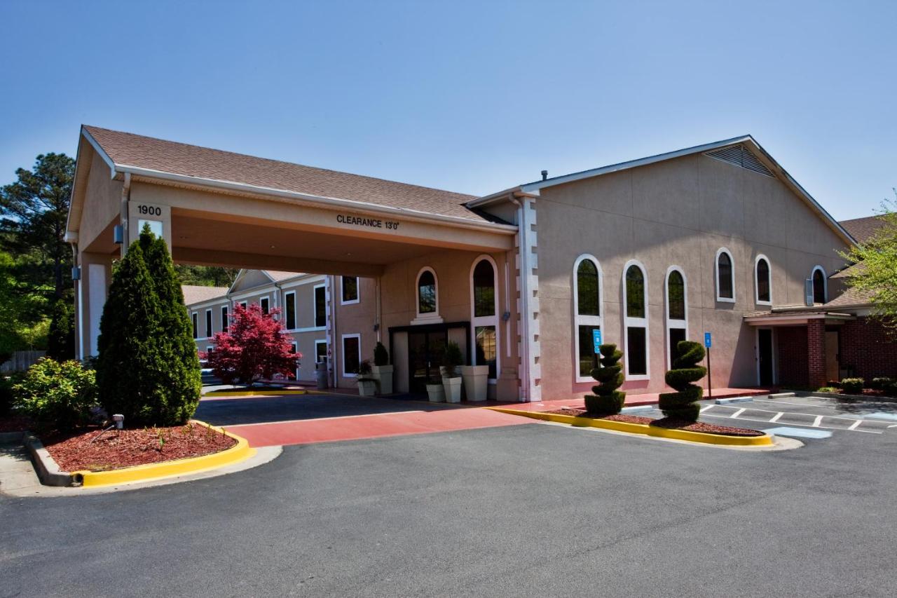 King Room at Country Inn & Suites by Radisson, Griffin, GA