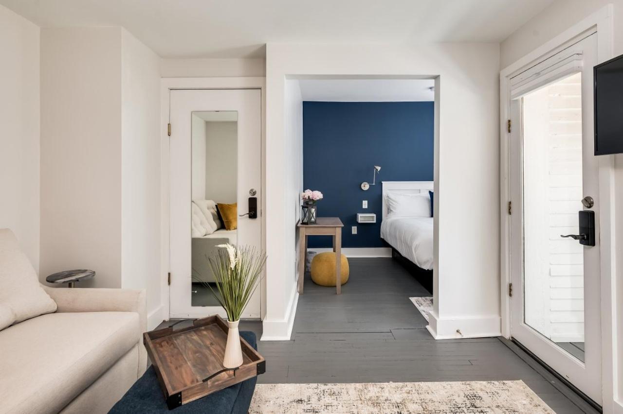 | Martin Hill Inn