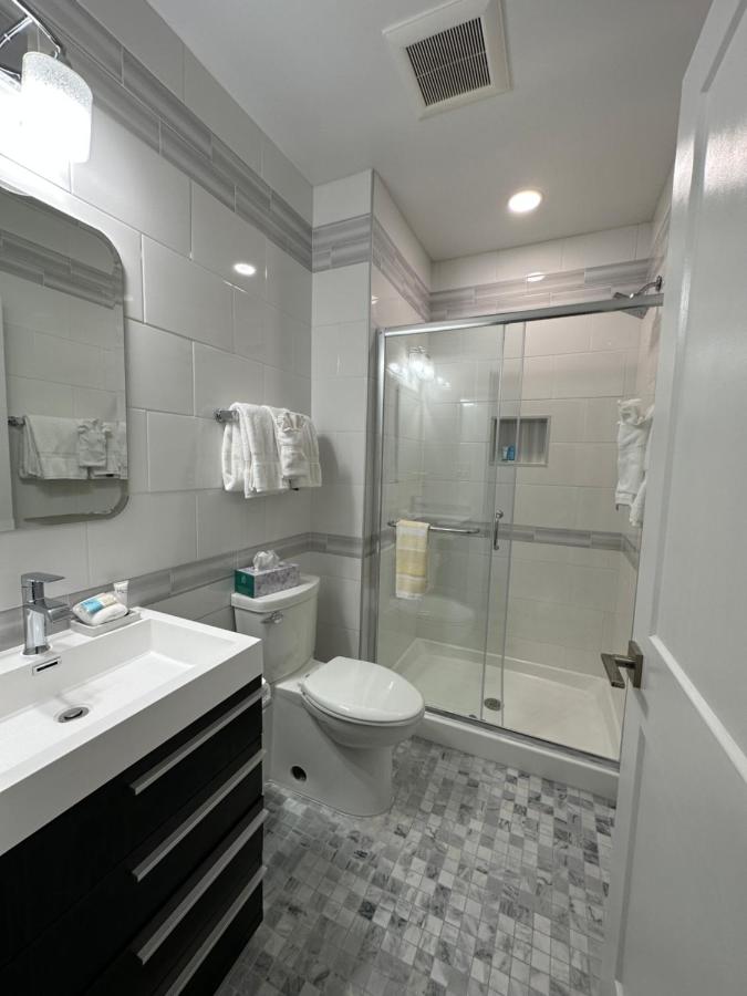 | Elaine's Cape May Boutique Hotel