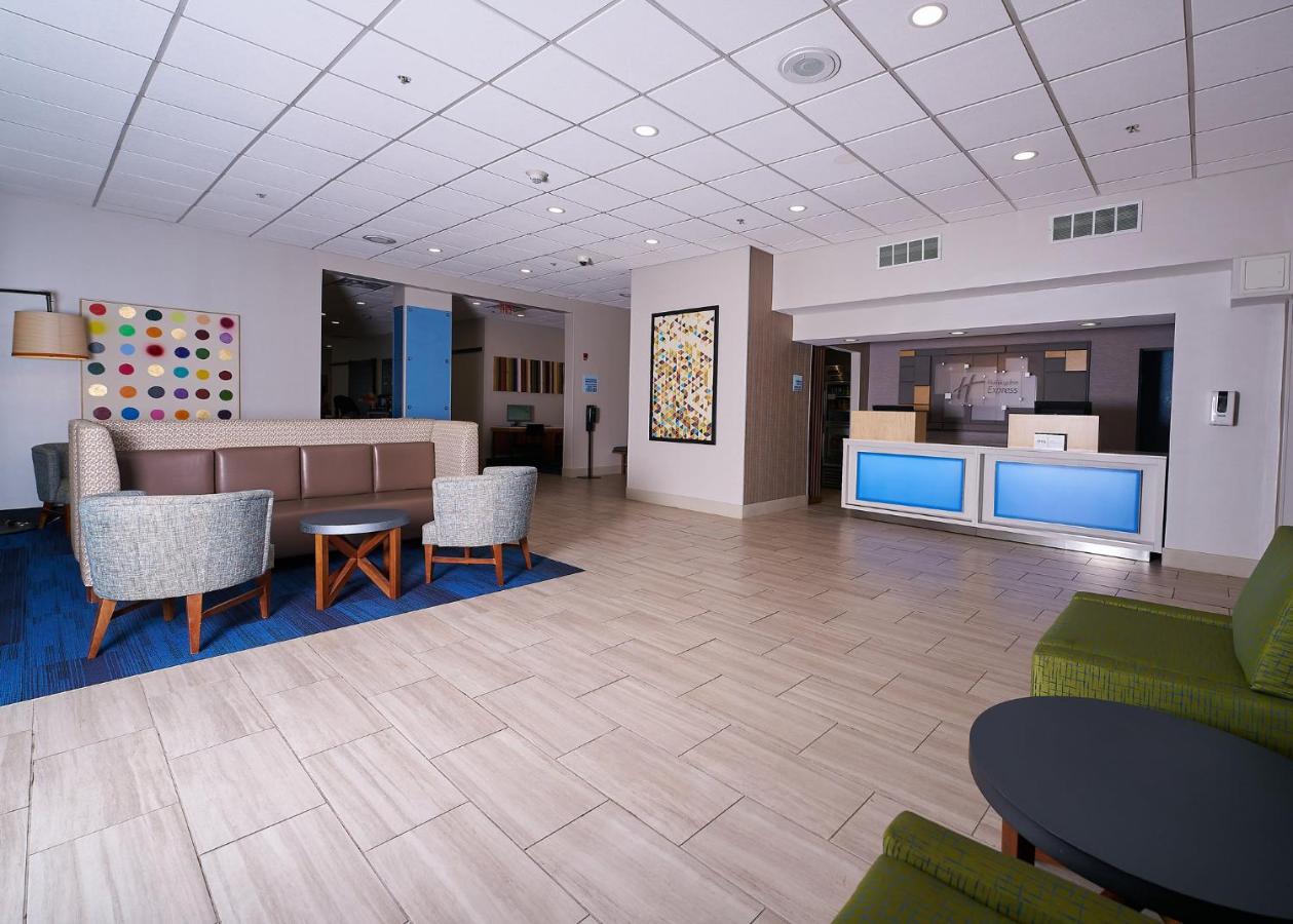 | Holiday Inn Express Charleston-Civic Center, an IHG Hotel