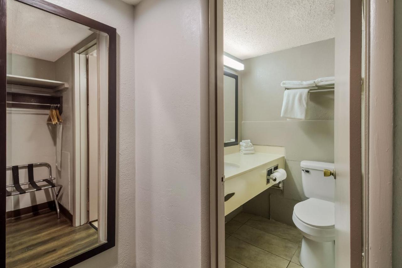 Deluxe Double Room at Red Roof Inn New Stanton