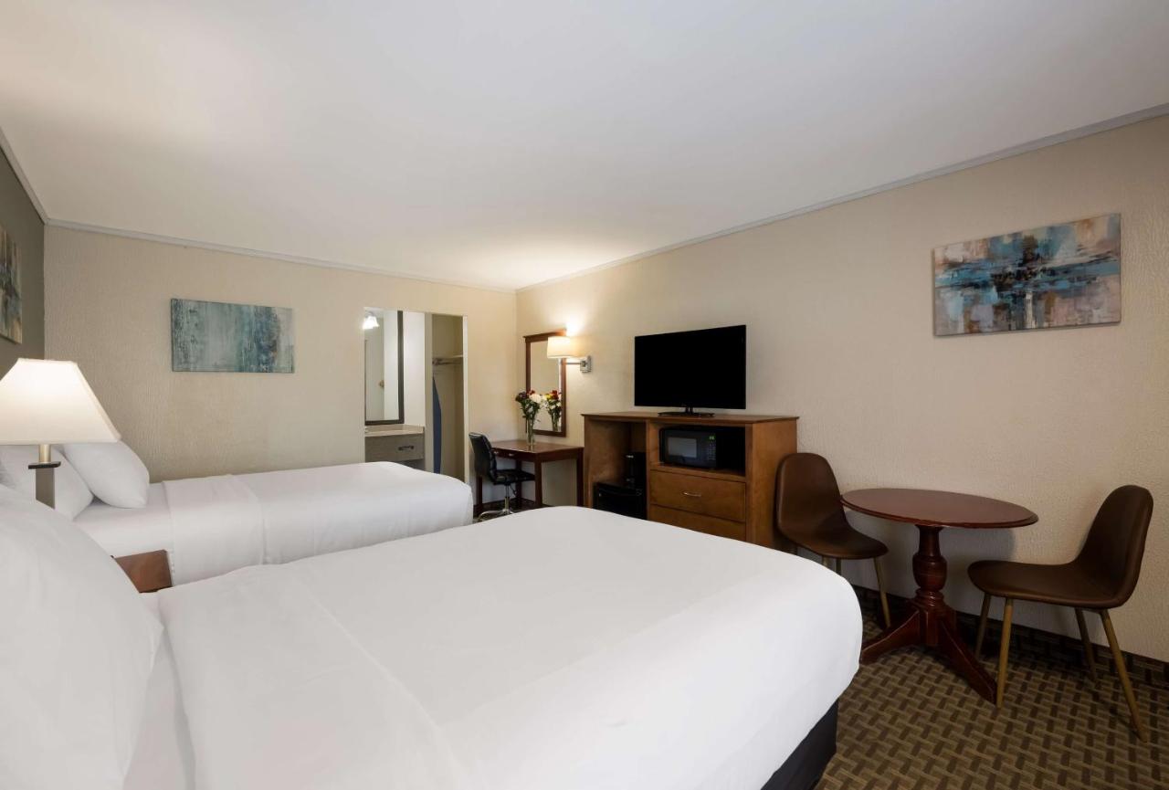 | Best Western Woodbury Inn