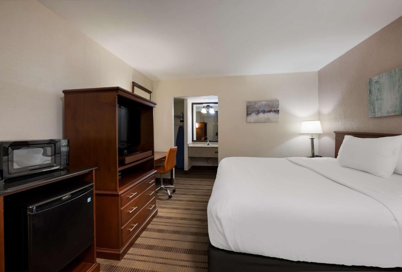 | Best Western Woodbury Inn