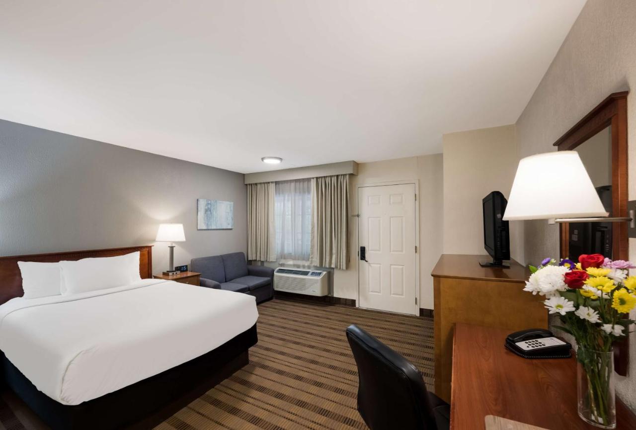 | Best Western Woodbury Inn