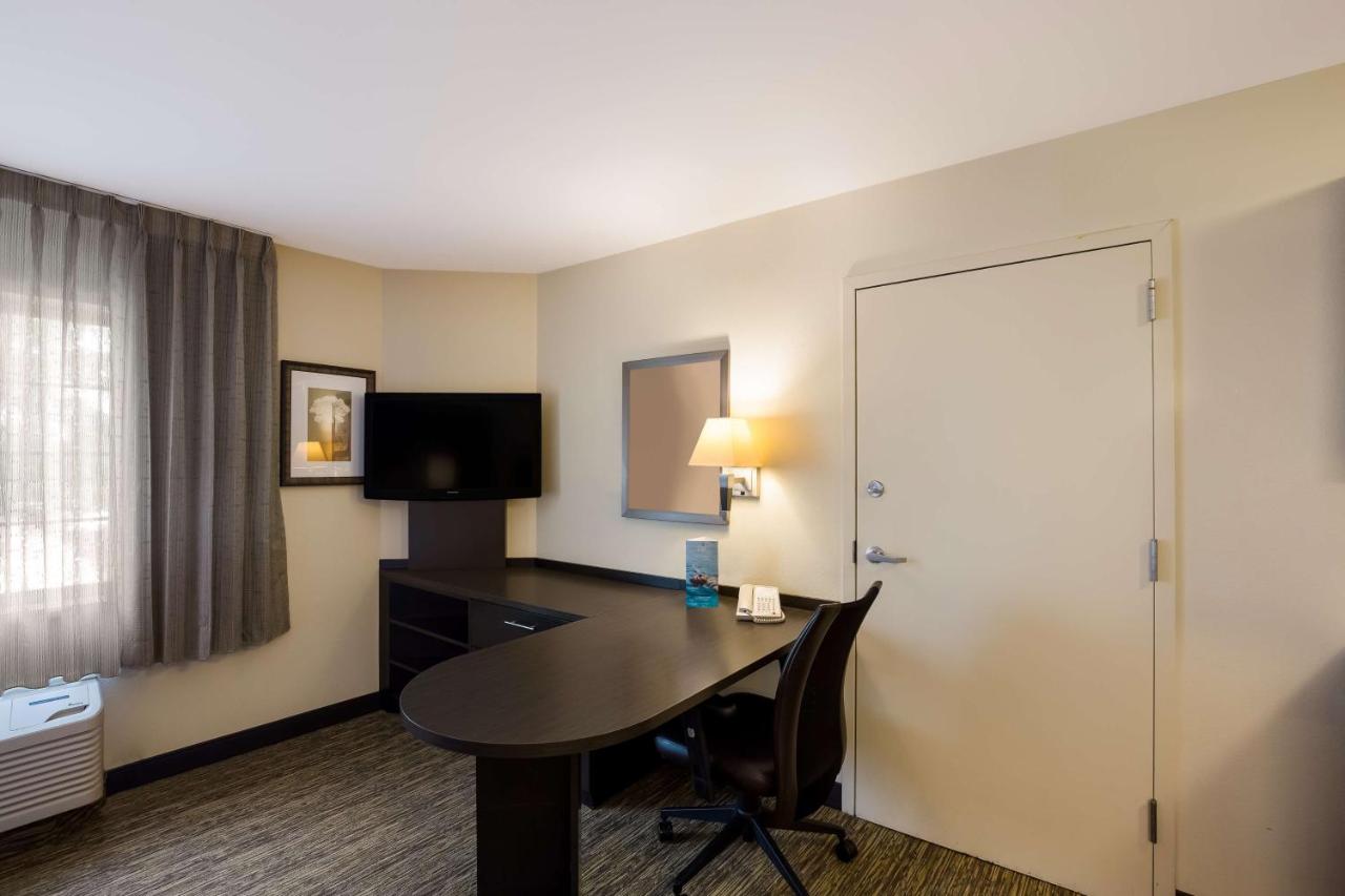 | Sonesta Simply Suites St Louis Earth City