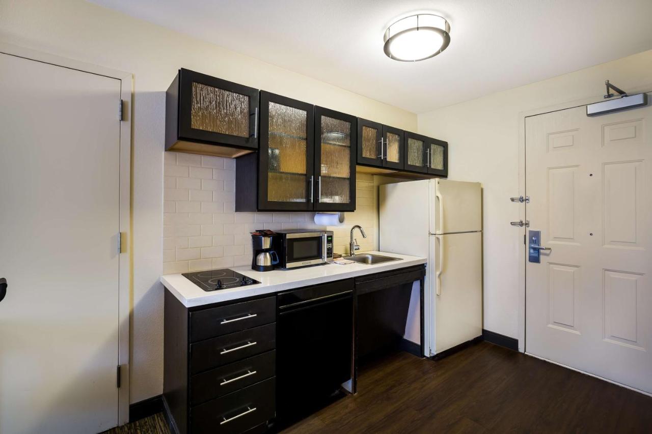 | Sonesta Simply Suites St Louis Earth City