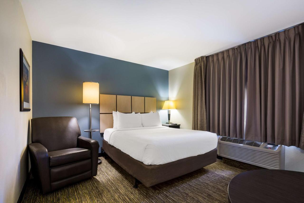 | Sonesta Simply Suites St Louis Earth City