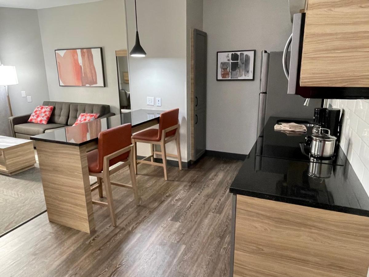 One-Bedroom Queen Suite - Hearing Accessible/Non-Smoking at Candlewood Suites Tuscaloosa, an IHG Hotel